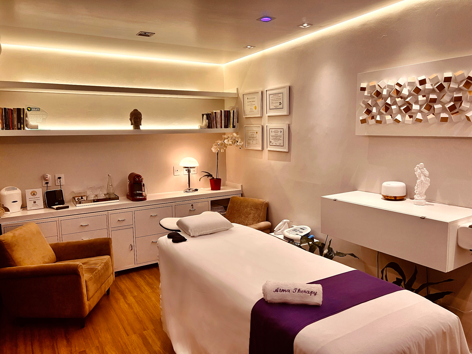 Consultório ATMA Therapy em São Paulo, com ambiente acolhedor e sofisticado.